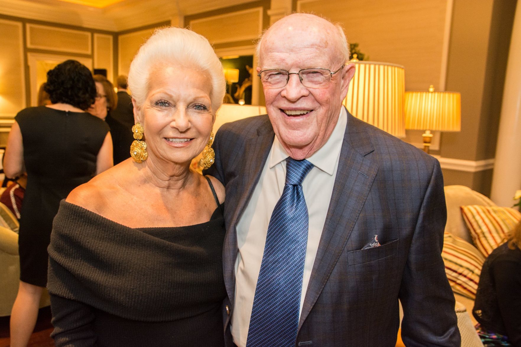 Dede Strano, Larry Keeley